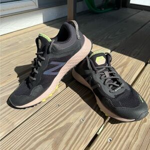 Women's New Balance Fresh Foam Arishi Gore-Tex Trail Running Shoe - Size 6.5
